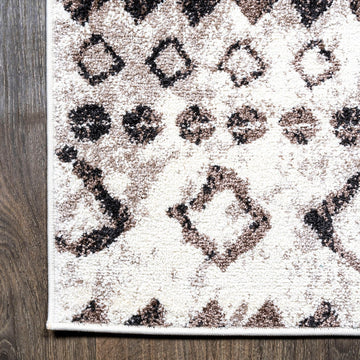 Aksil Moroccan Diamond Area Rug